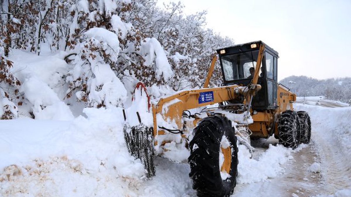Büyükşehir 17 İlçede 152 Mahalle Yolunu Açtı