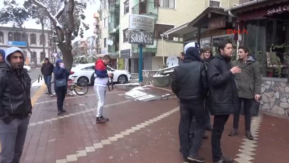 Çanakkale Intihar Girişimini Polis Önledi