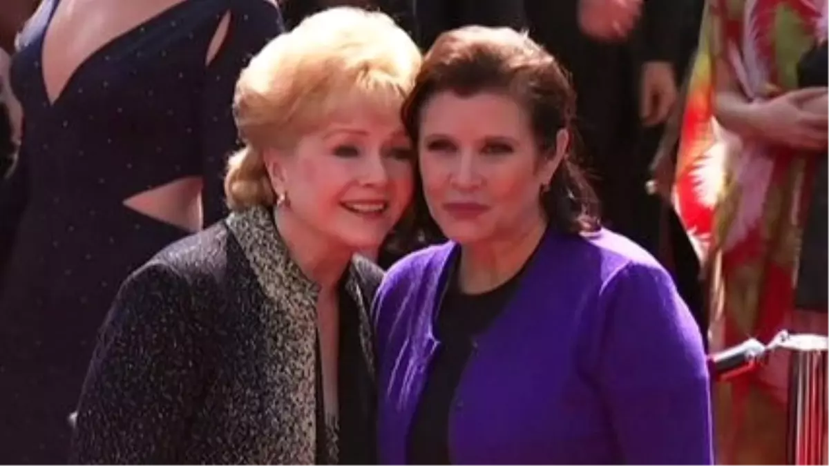 Carrie Fisher Annesi Debbie Reynolds ile Birlikte Gömülecek