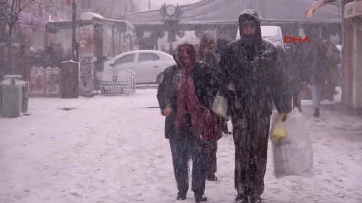 Edirne\'de 5 Santim Kar Hayatı Durdurma Noktasına Getirdi