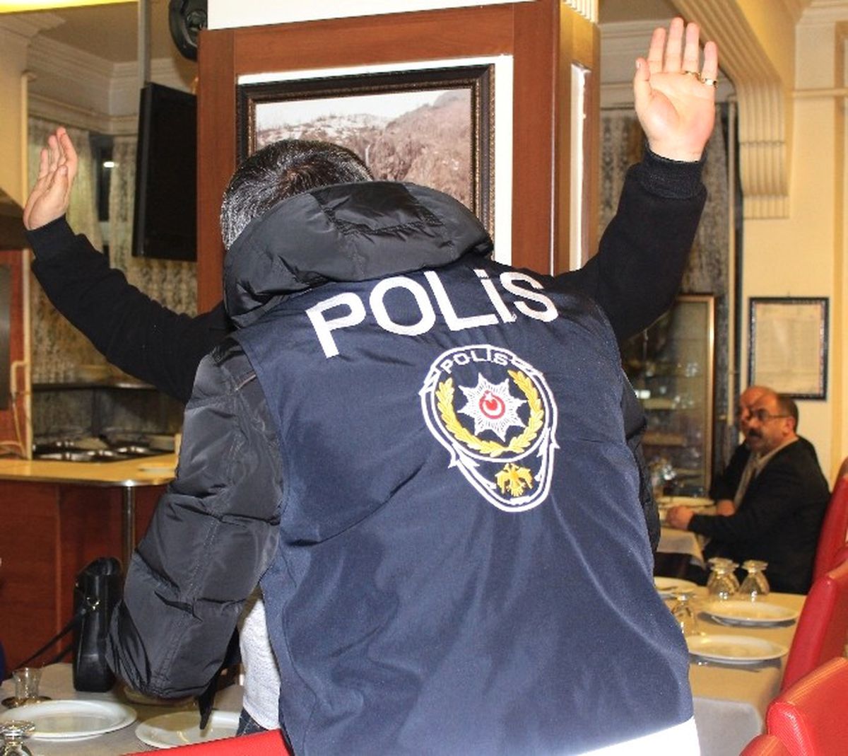 Elazığ\'da 250 Polisle Huzur Operasyonu
