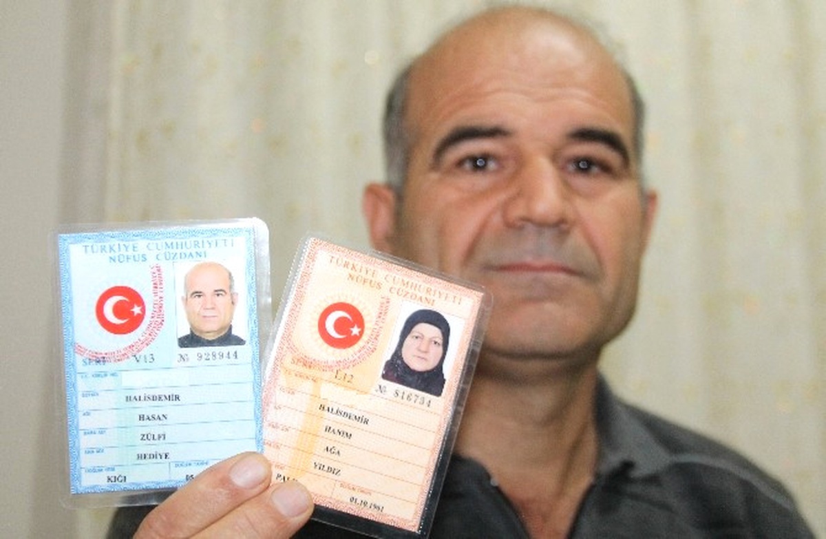 Elazığlı Aile, 15 Temmuz Kahramanı Ömer Halisdemir\'in Soyadını Aldı