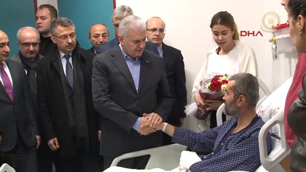 Gaziantep Başbakan El Bab\'da Yaralanan Askerleri Kilis Devlet Hastanesinde Ziyaret Etti