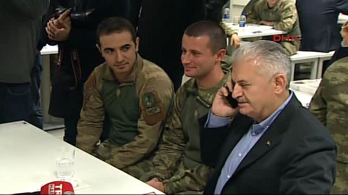 Gaziantep Oğuzeli Başbakan Yıldırım Askerlerle Birlikte Karavandan Yemek Yedi