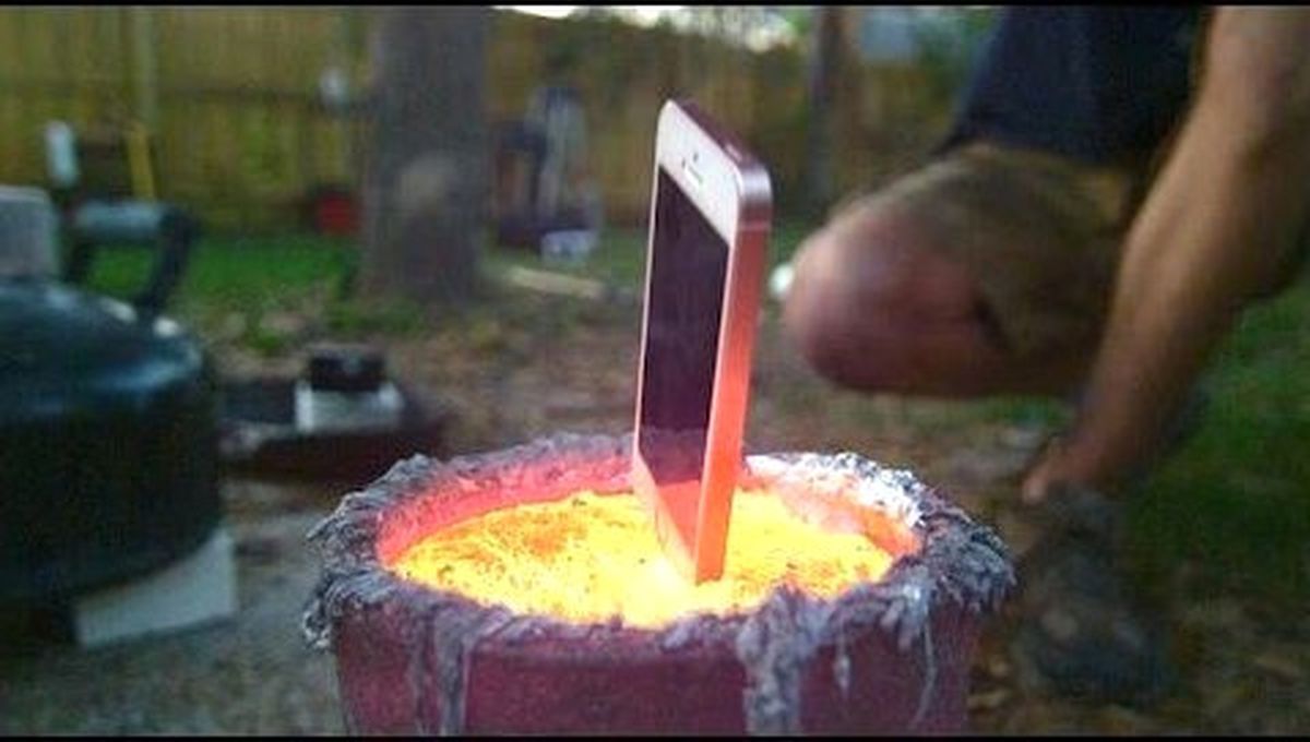 İphone, Erimiş Alüminyumun İçinde!