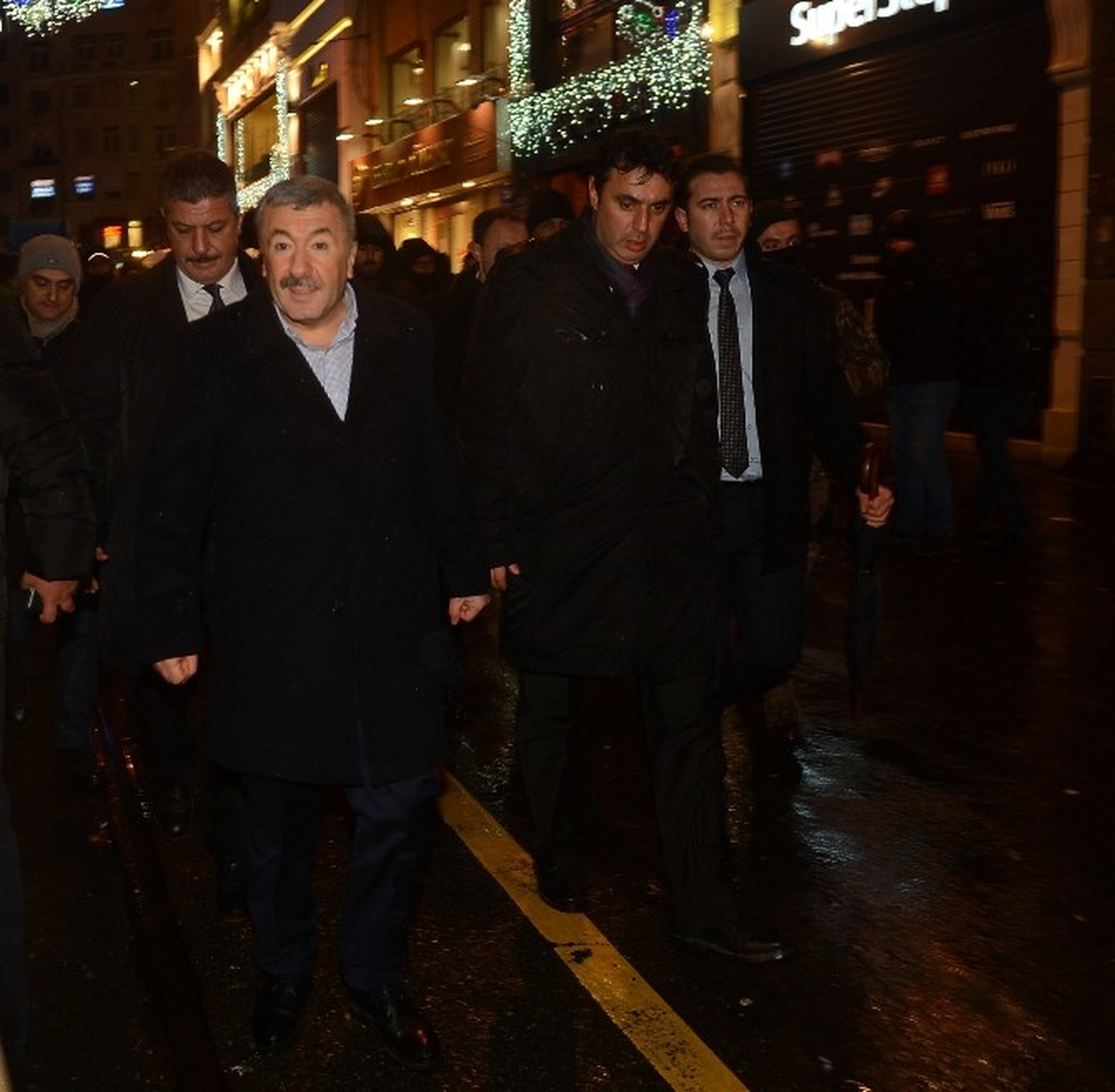 İstanbul İl Emniyet Müdürü Çalışkan\'dan Polislere Moral Desteği