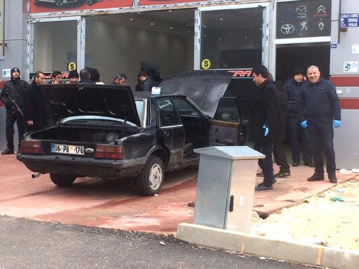 Kavga Şüphelilerinin Aracından El Bombaları ve Tabancalar Çıktı