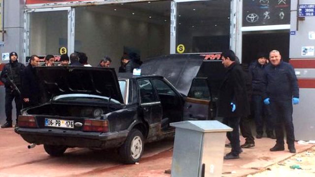 Kavga Şüphelilerinin Aracından El Bombaları ve Tabancalar Çıktı
