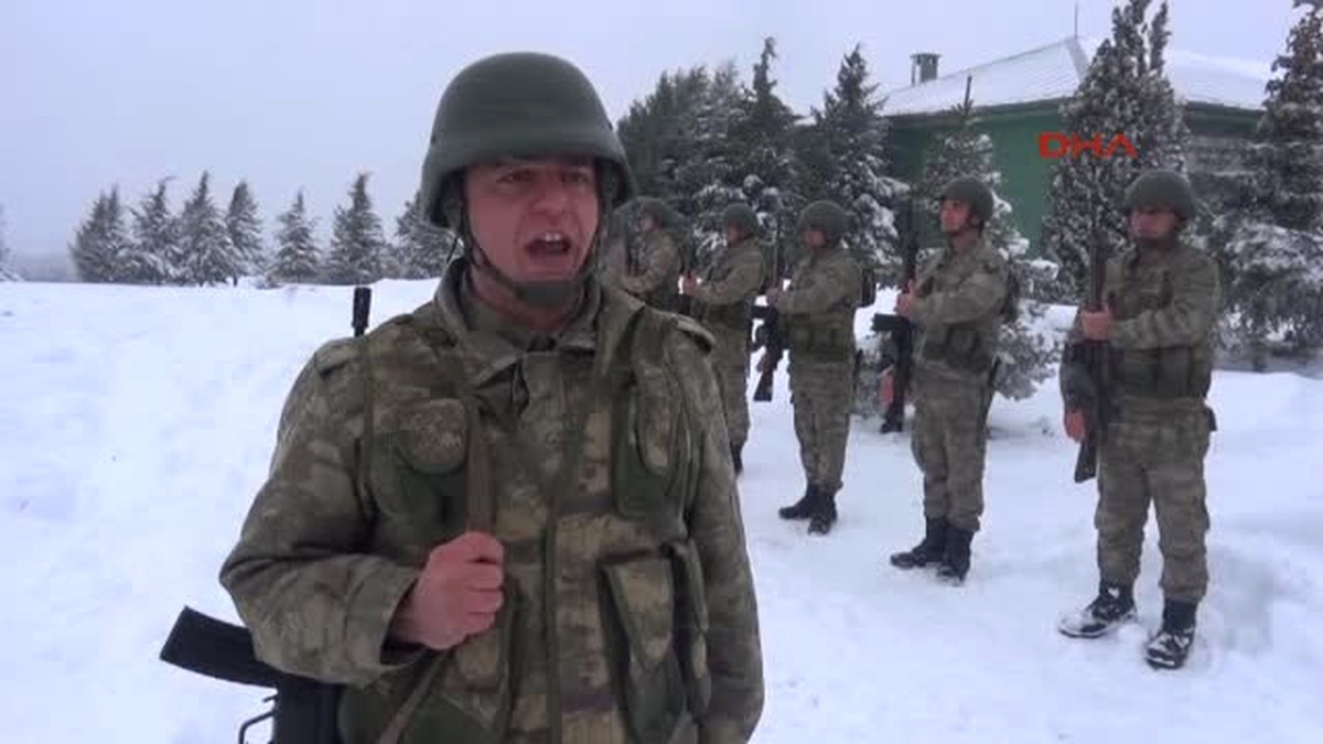Kırklareli Bulgaristan Sınırındaki Askerlerin Buruk Ama Onurlu Yeni Yıl Sevinci
