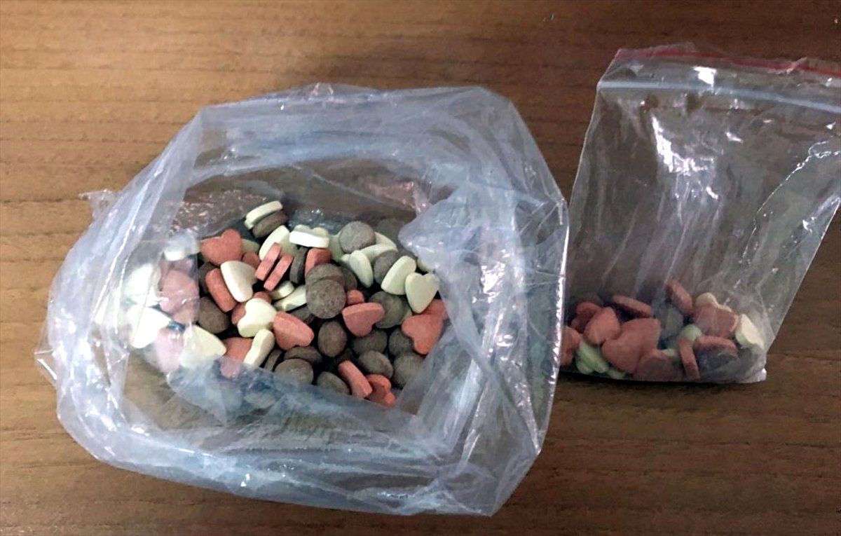 Köpek Vitaminlerini "Uyuşturucu Hap" Diye Satmışlar
