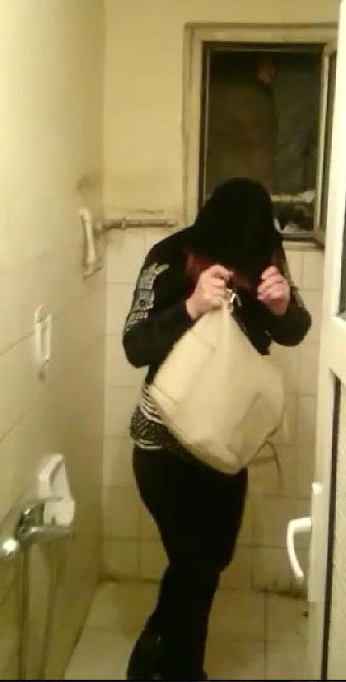 Otele Fuhuş Baskını: 24 Yabancı Uyrukla Kadın Sınırdışı Edildi
