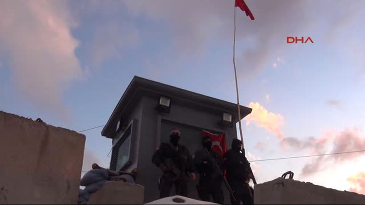 Şırnak\'ta Polis Yılbaşında Bile -10 Derecede Nöbet Tutuyor
