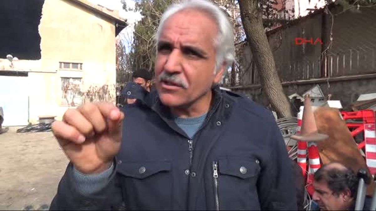 Siverek\'te Elektrik Şirketi Çalışanları Iş Bırakma Eylemi Yaptı