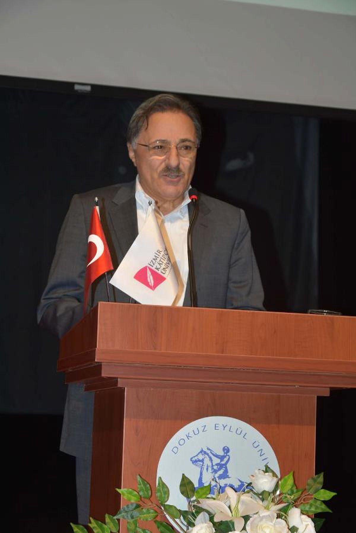 Şükrü Karatepe: Parlamento Kanundan Başka Her Şeyi Yapıyor