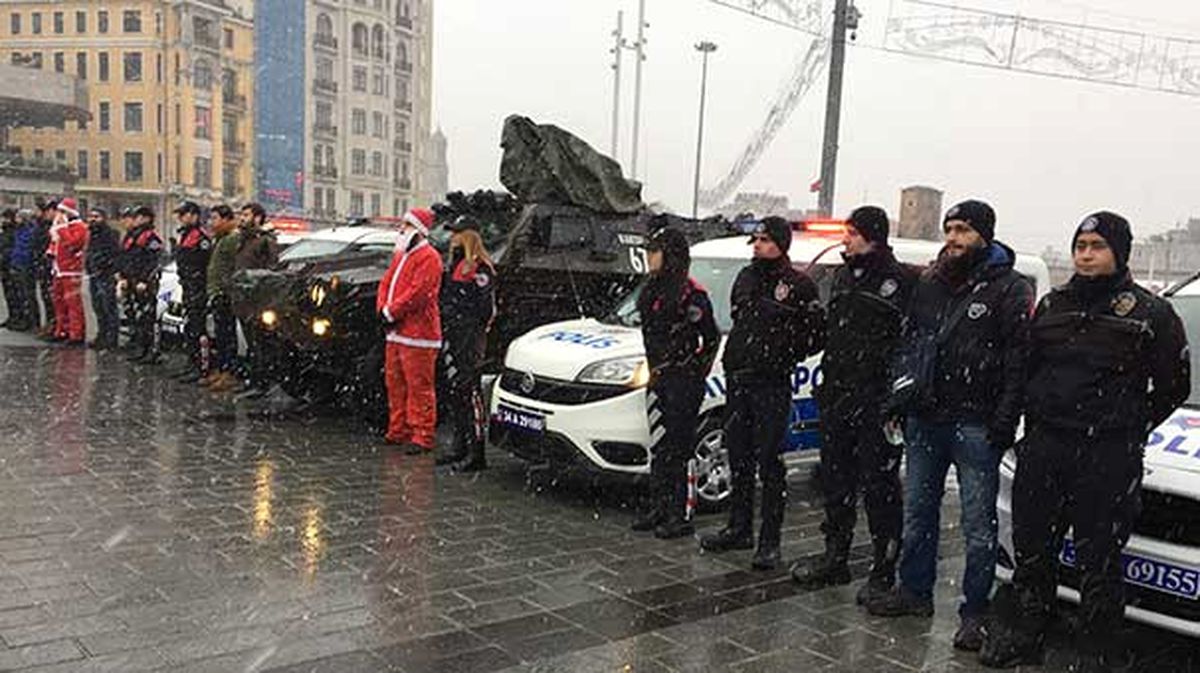 Taksim\'de \'Yılbaşı Önlemleri\' Başladı