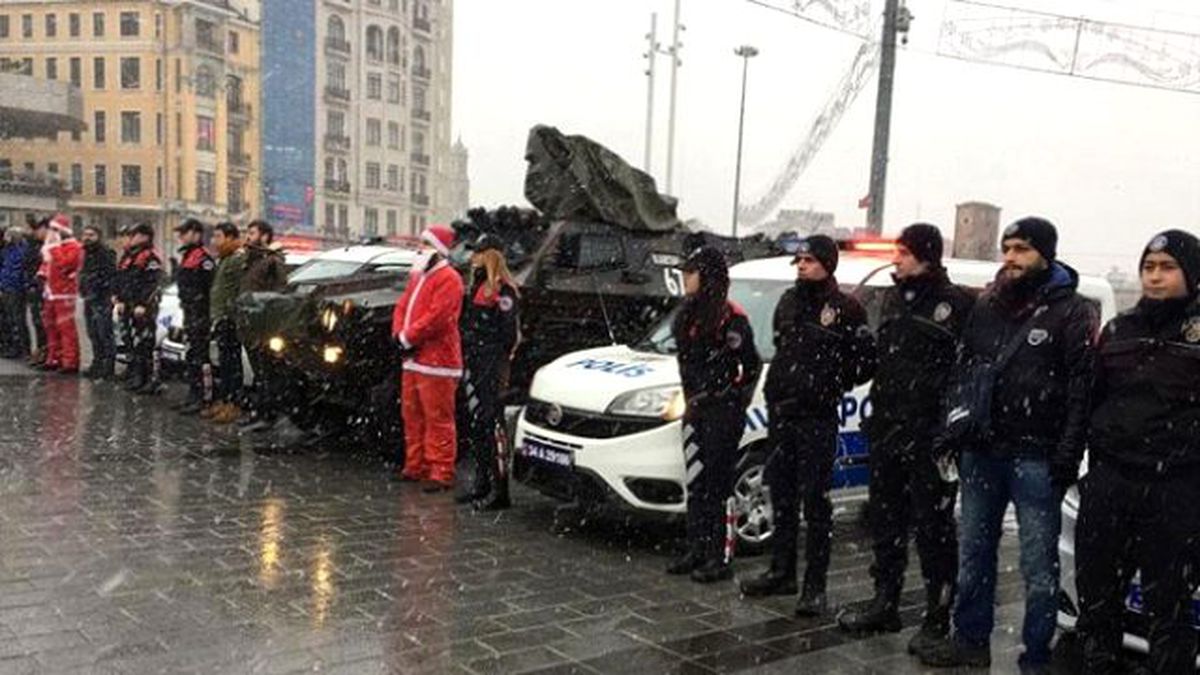 Taksim\'de \'Yılbaşı Önlemleri\' Başladı