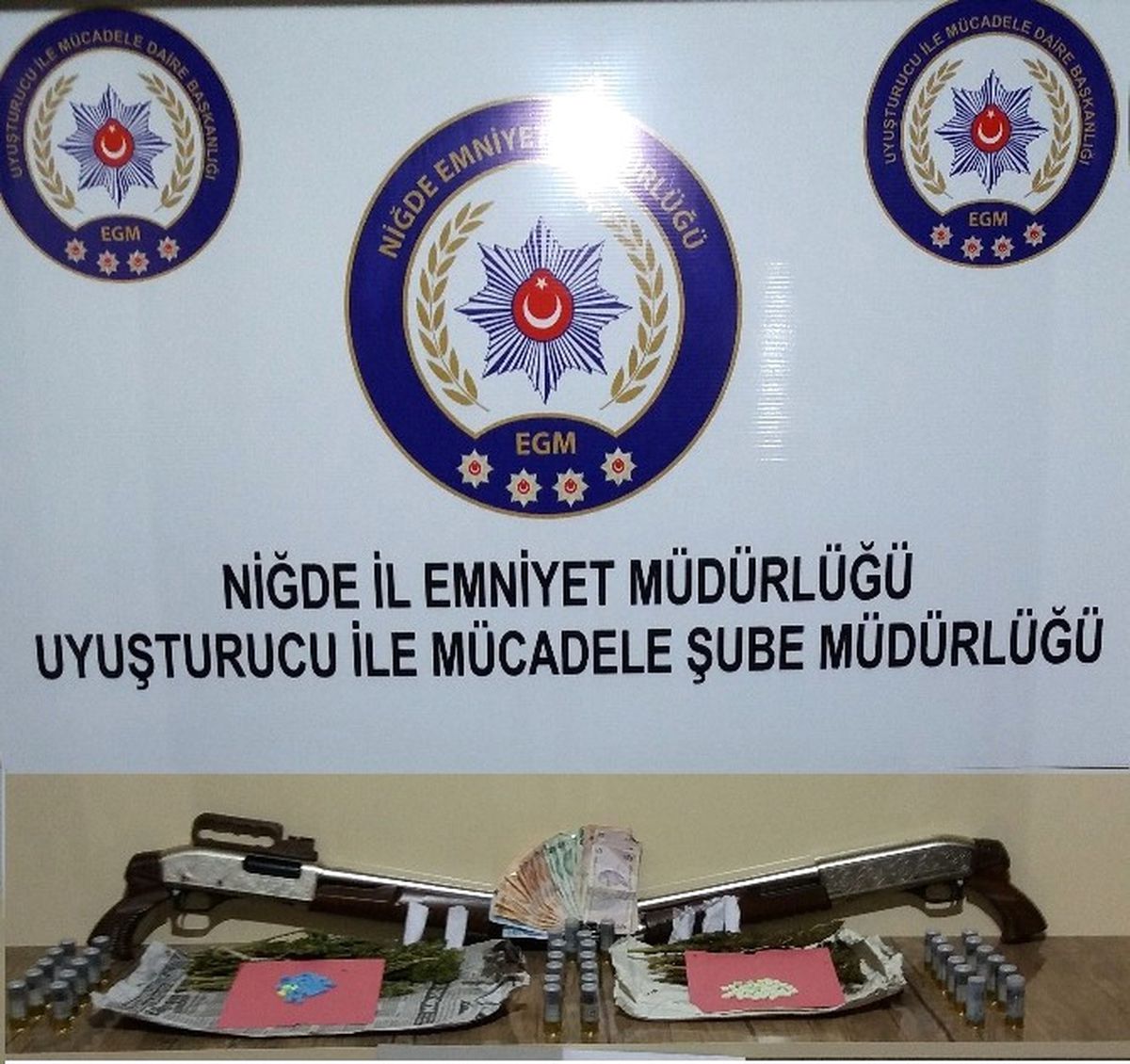 Uyuşturucu Satıcıları Yakalandı