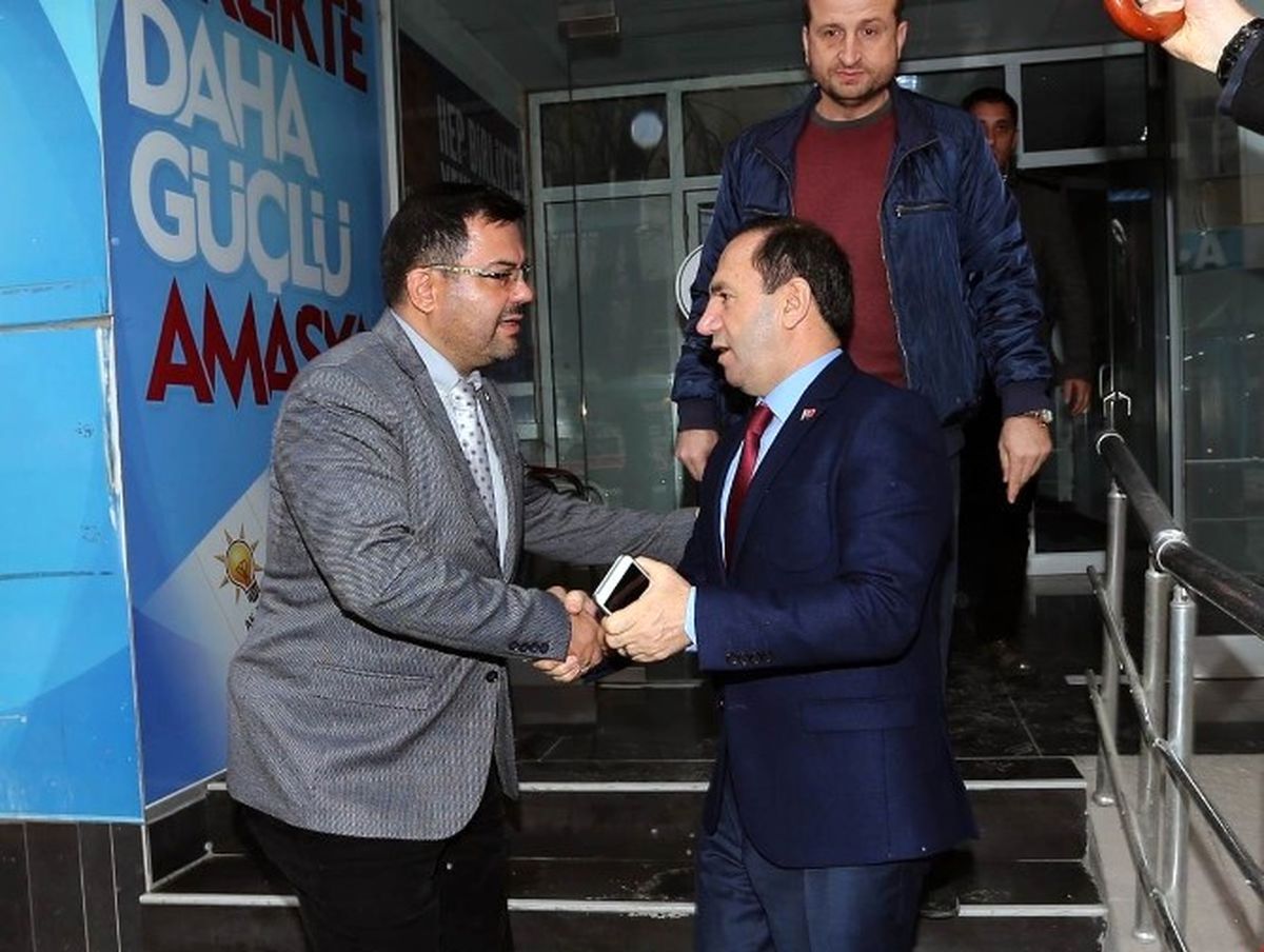 Vali Işık Siyasi Partileri Dolaştı