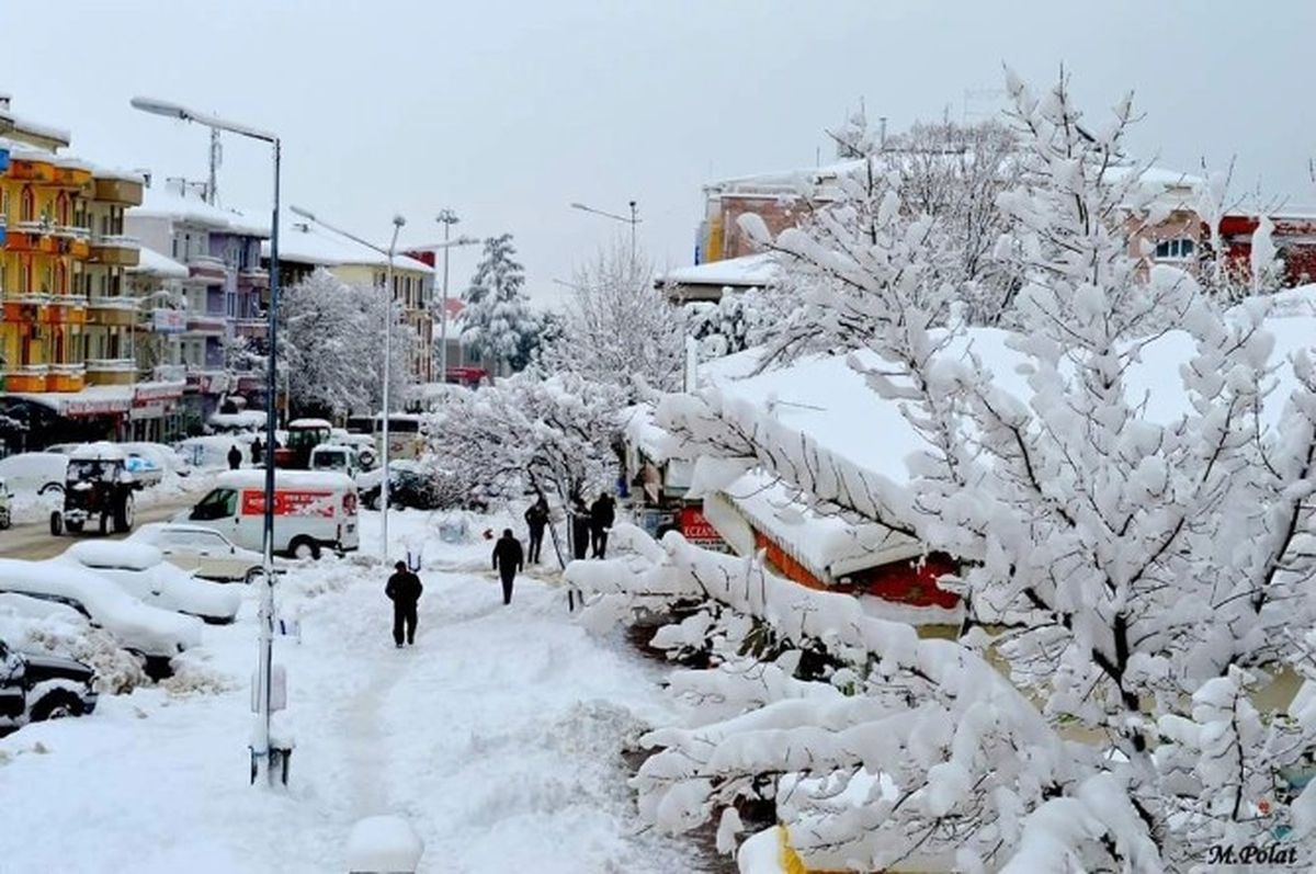Yenice\'de Kar 1 Metreye Ulaştı