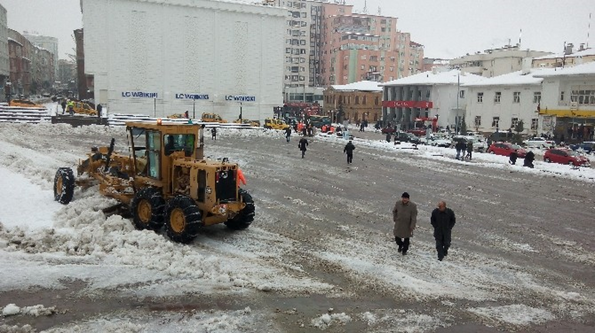 Yozgat\'ta Karla Mücadele Devam Ediyor