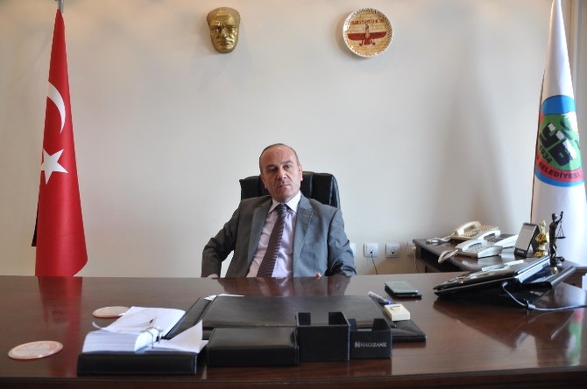 Yüksekova Kaymakamı ve Belediye Başkan Vekili Mahmut Kaşıkçı\'dan Yeni Yıl Mesajı