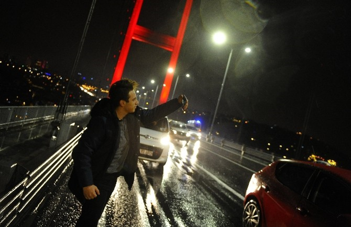 15 Temmuz Şehitler Köprüsü\'nde Yılbaşı Coşkusu