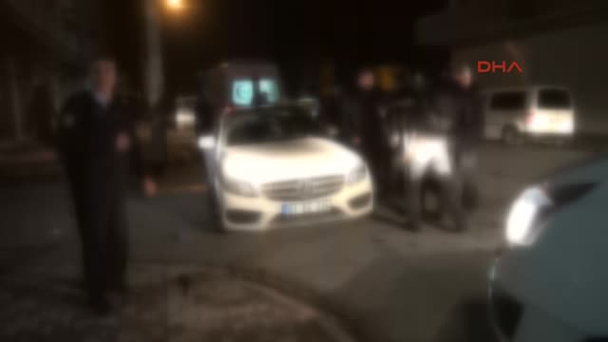 Adana Yeni Yılın Ilk Saatlerinde Lüsk Araç Içinde Infaz