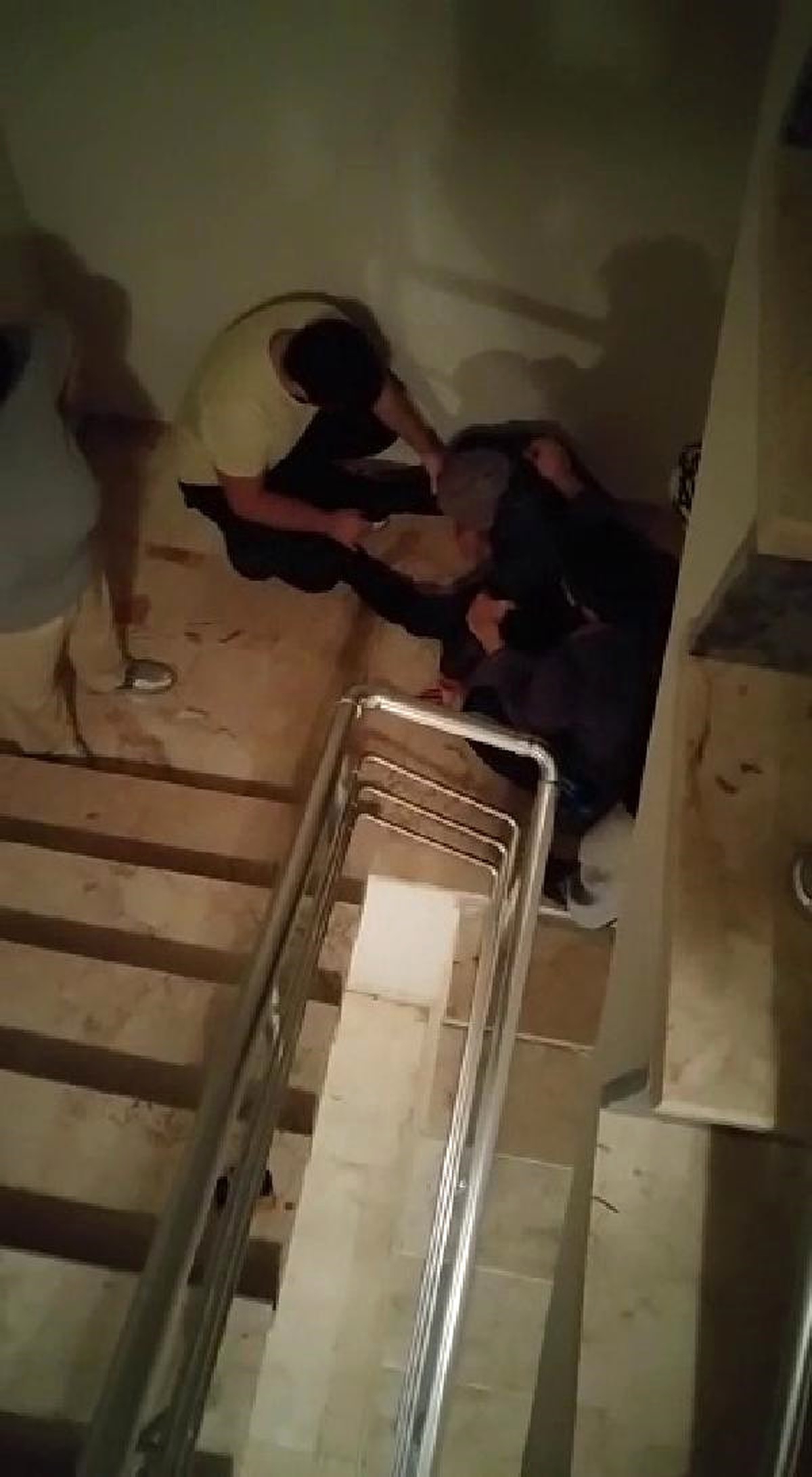 Ayakkabı Hırsızını Apartman Sakinleri Yakaladı