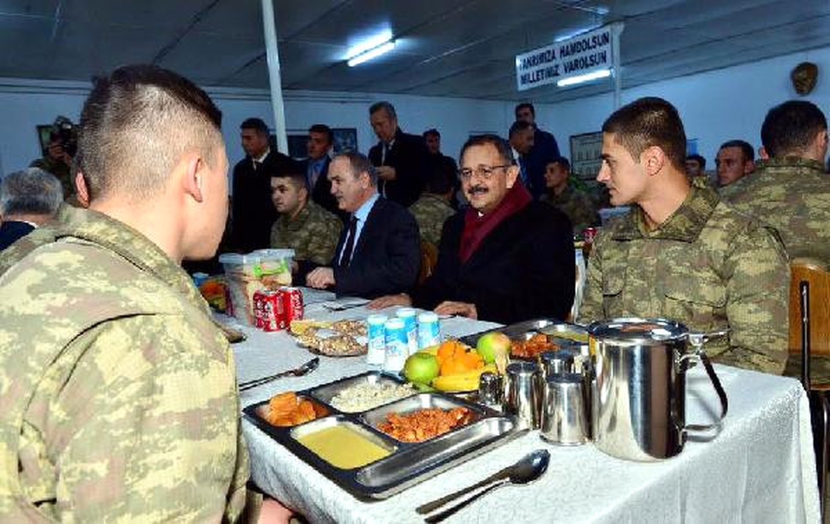 Bakanlar Özhaseki ve Özlü Yeni Yıla Komandolarla Girdi