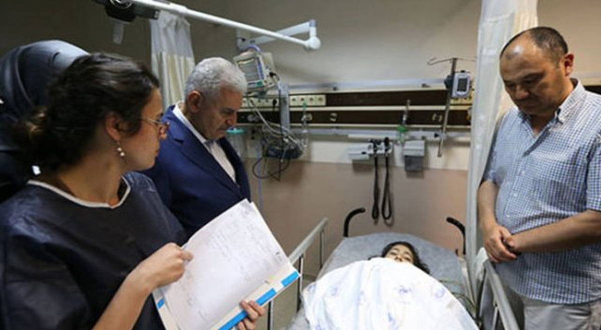 Başbakan Yıldırım Yaralıları Hasatanede Ziyaret Etti