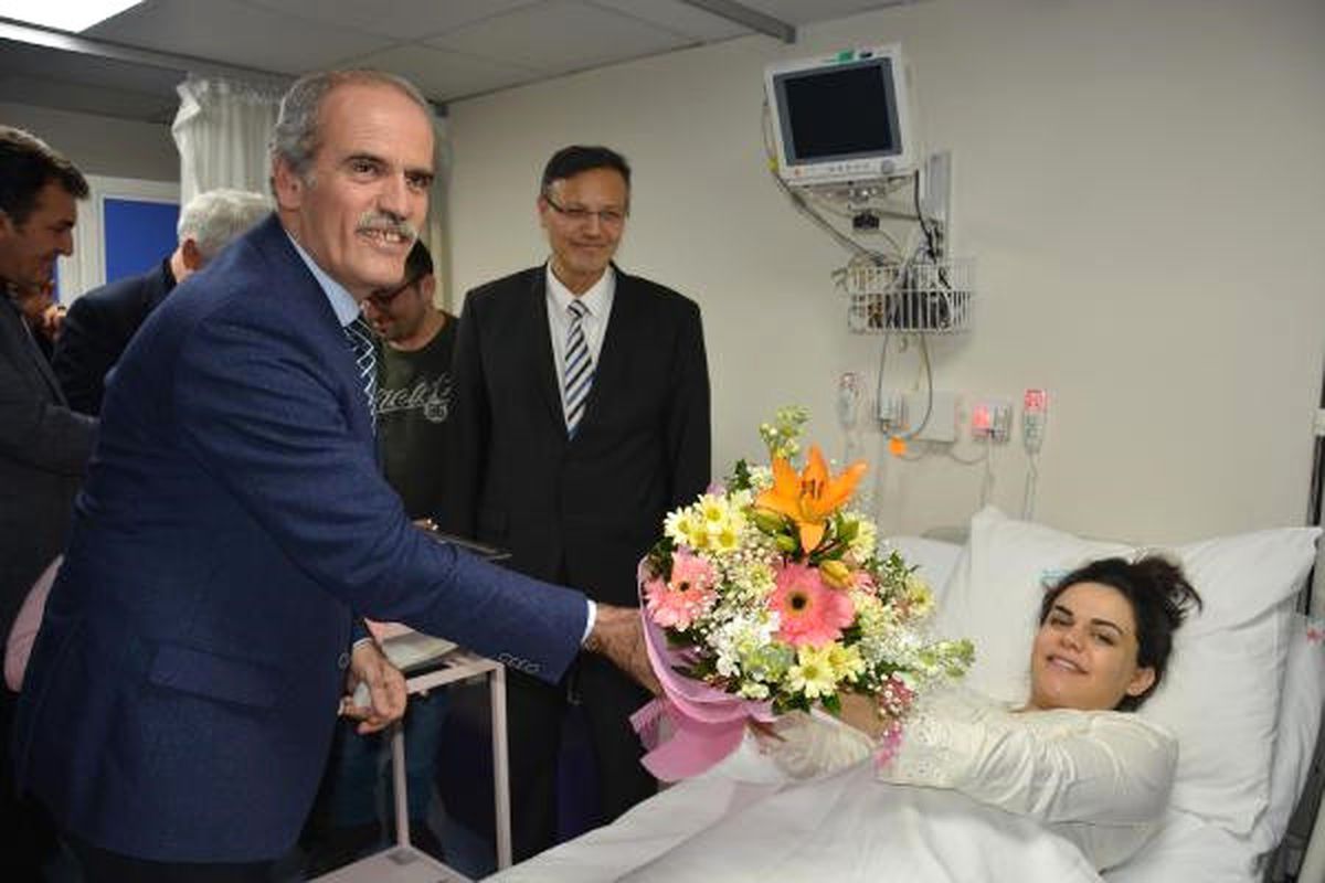 Başkan Altepe\'den 2016\'nın Son 2017\'nin İlk Bebeğine Çeyrek Altın