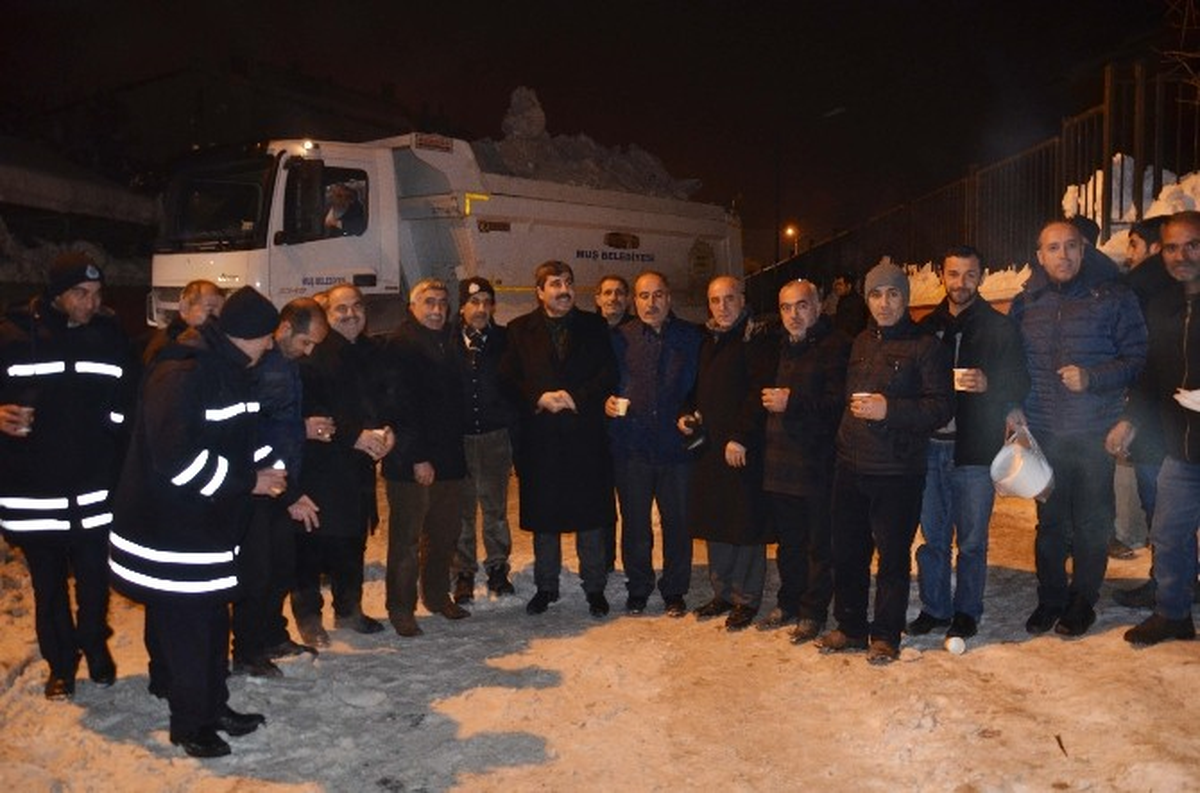 Başkan Asya, Karla Mücadele Ekiplerini Ziyaret Etti