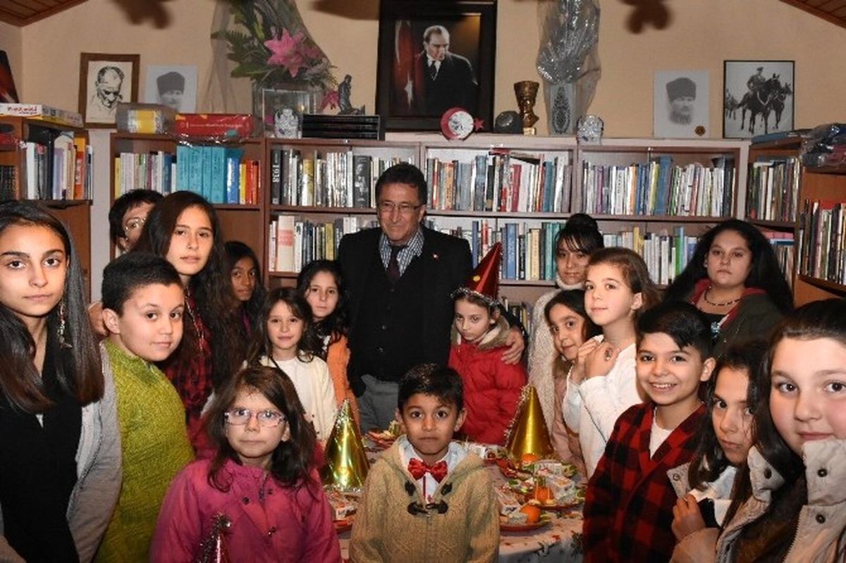 Başkan Saka Yeni Yıla Çocuklar ile Girdi