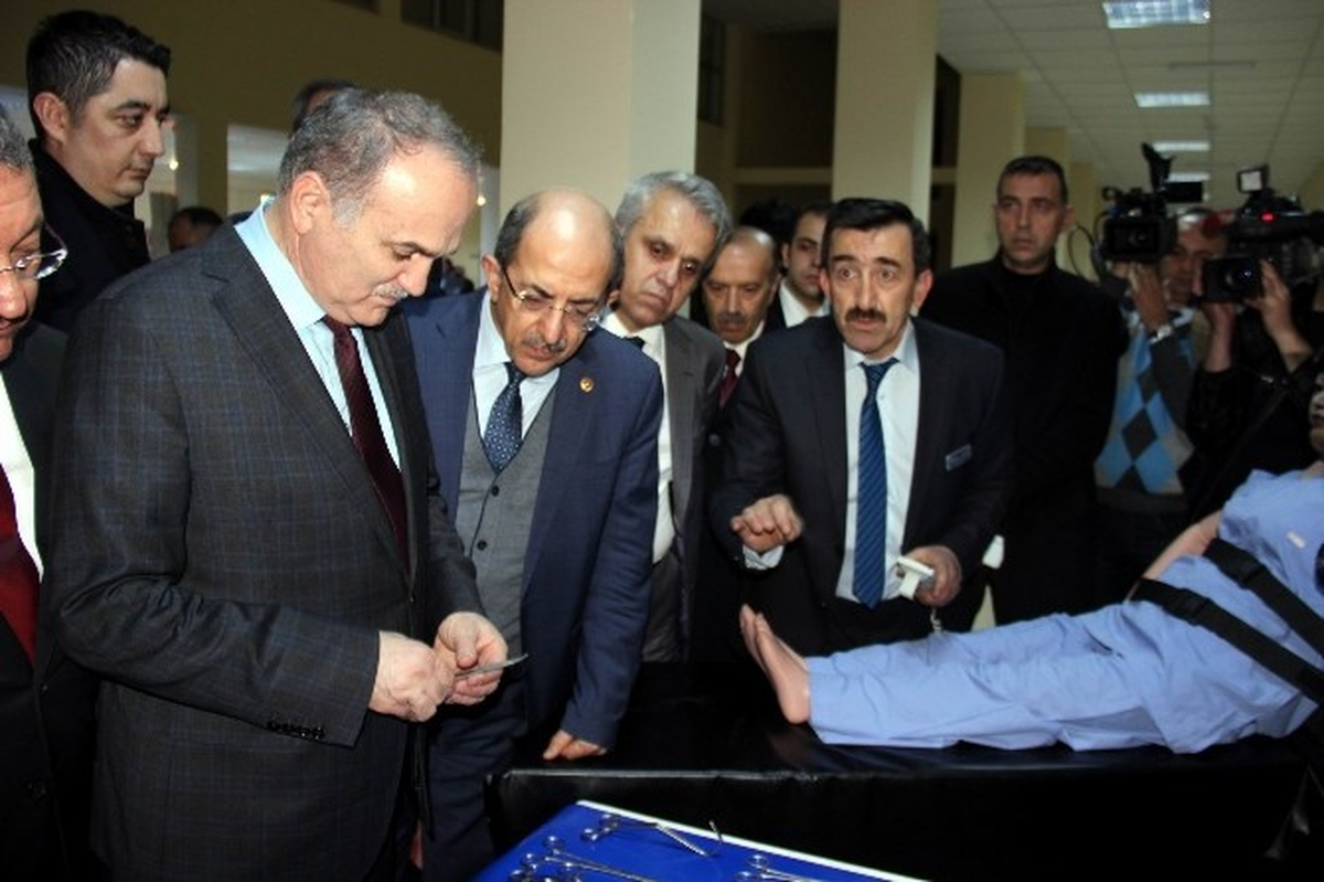 Bilim, Sanayi ve Teknoloji Bakanı Özlü Erciyes Teknopark\'ı Ziyaret Etti
