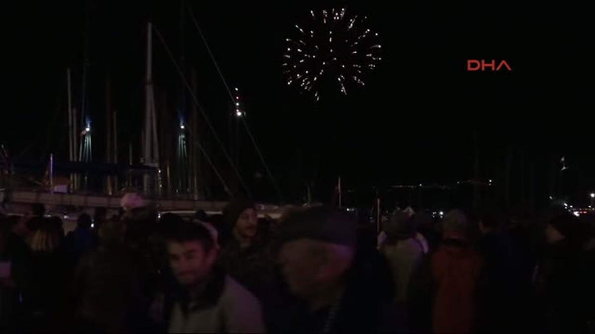 Bodrum, Yeni Yıla Havai Fişek Gösterisi Ile Girdi