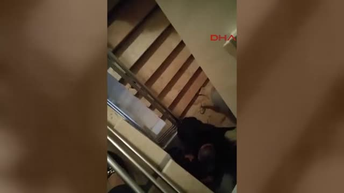 Bursa Ayakkabı Hırsızını Apartman Sakinleri Yakaladı