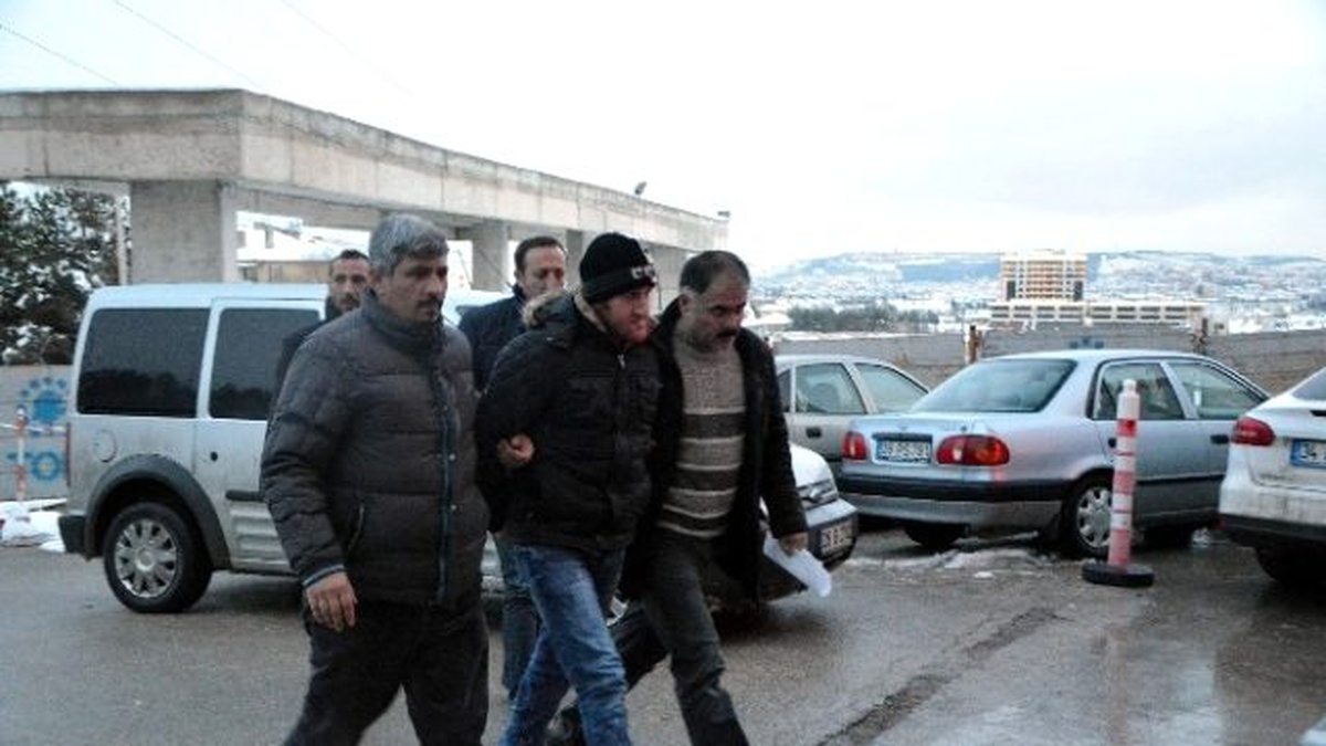 Eskişehir\'de Anne ve Kızını Komalık Eden 2 Şüpheli Tutuklandı