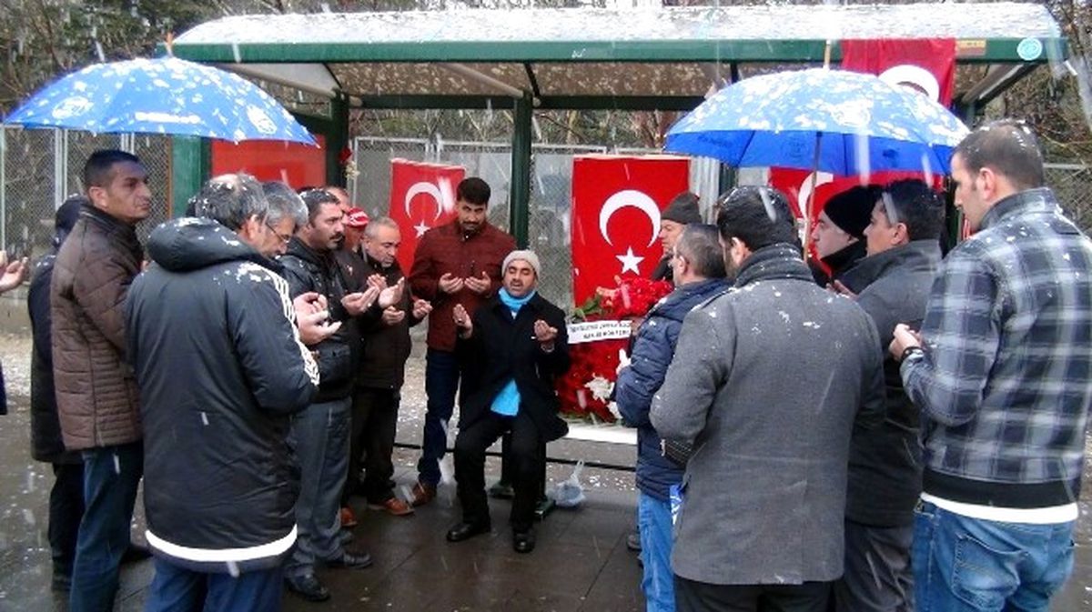 Hak-İş\'ten Şehitler Durağı\'na Ziyaret