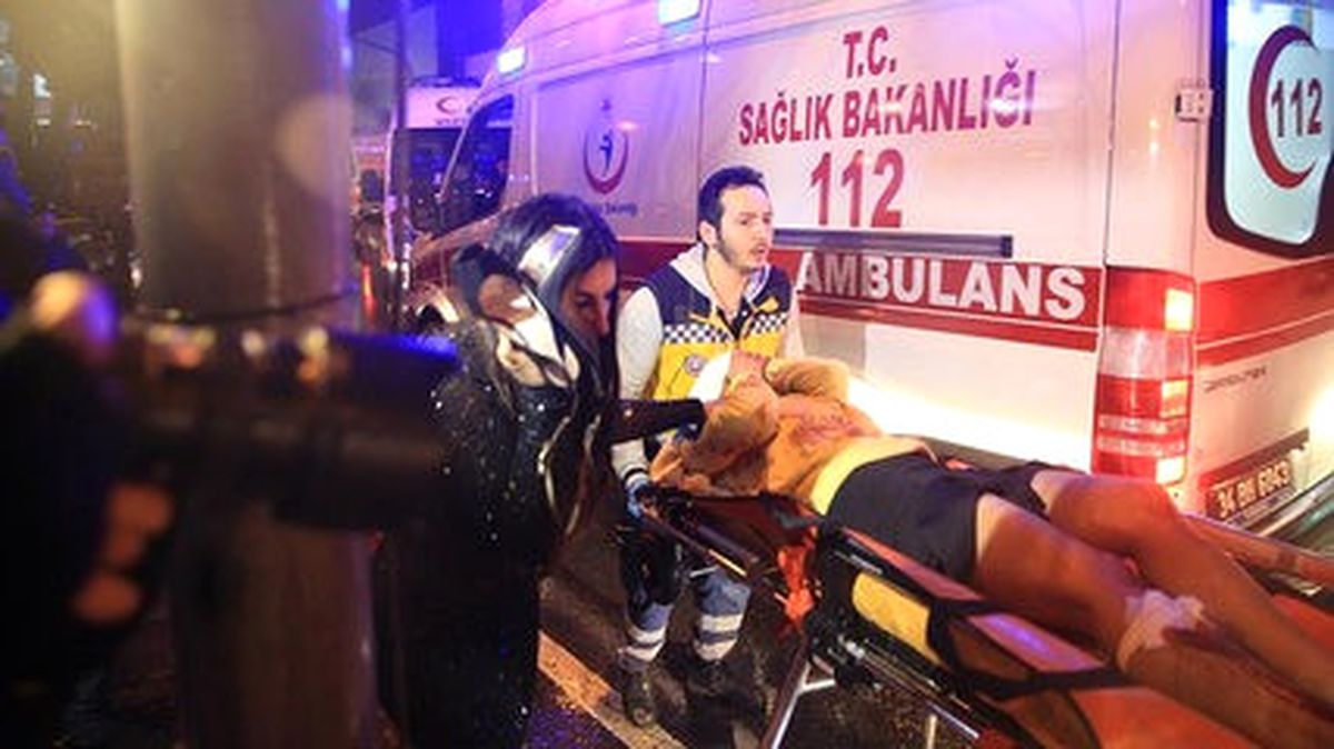İstanbul Ortaköy\'de Ünlü Bir Gece Kulübünde Silahlı Saldırı Gerçekleşti. Yaralılar Var.