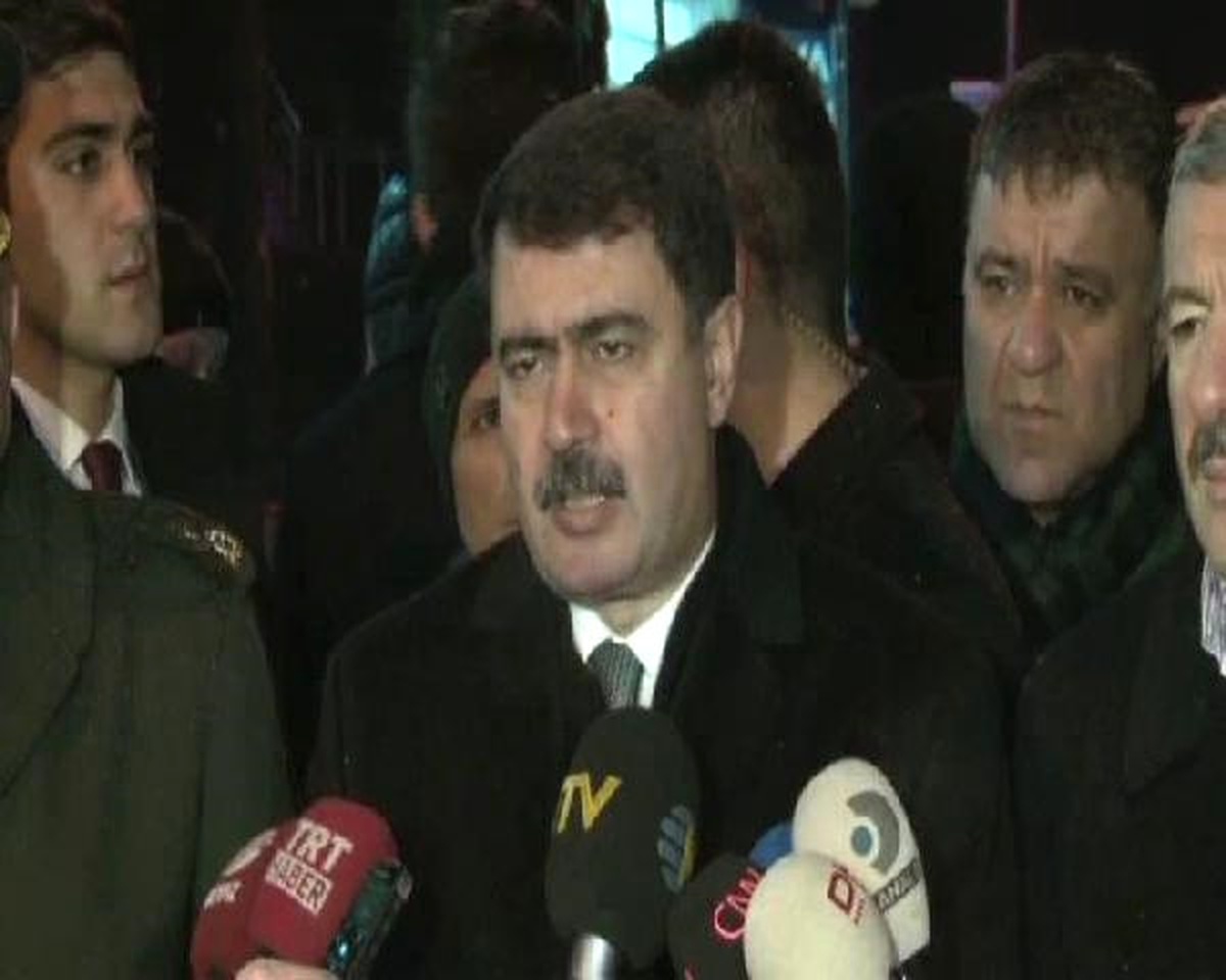 İstanbul Valisi Şahin: En Az 35 Vatandaşımız Hayatını Kaybetmiştir
