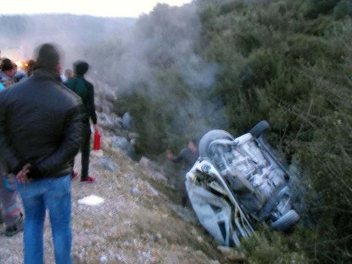 Kaza Sonrası Alev Alan Otomobilden Son Anda Kurtuldu