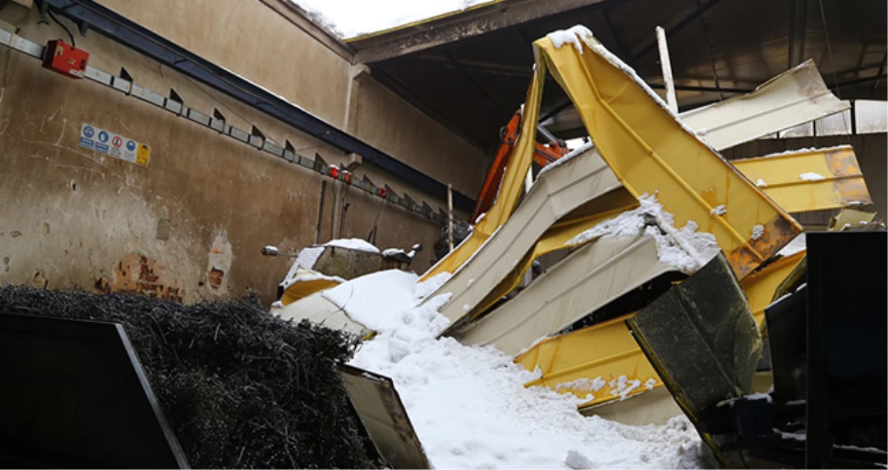 Konya\'da Kar Nedeniyle 19 Fabrikanın Çatısı Çöktü