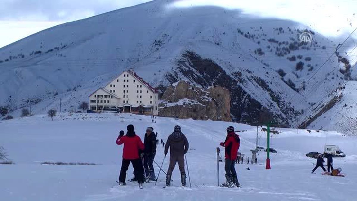 Kop Dağı\'nda Kayak Sezonu Başladı