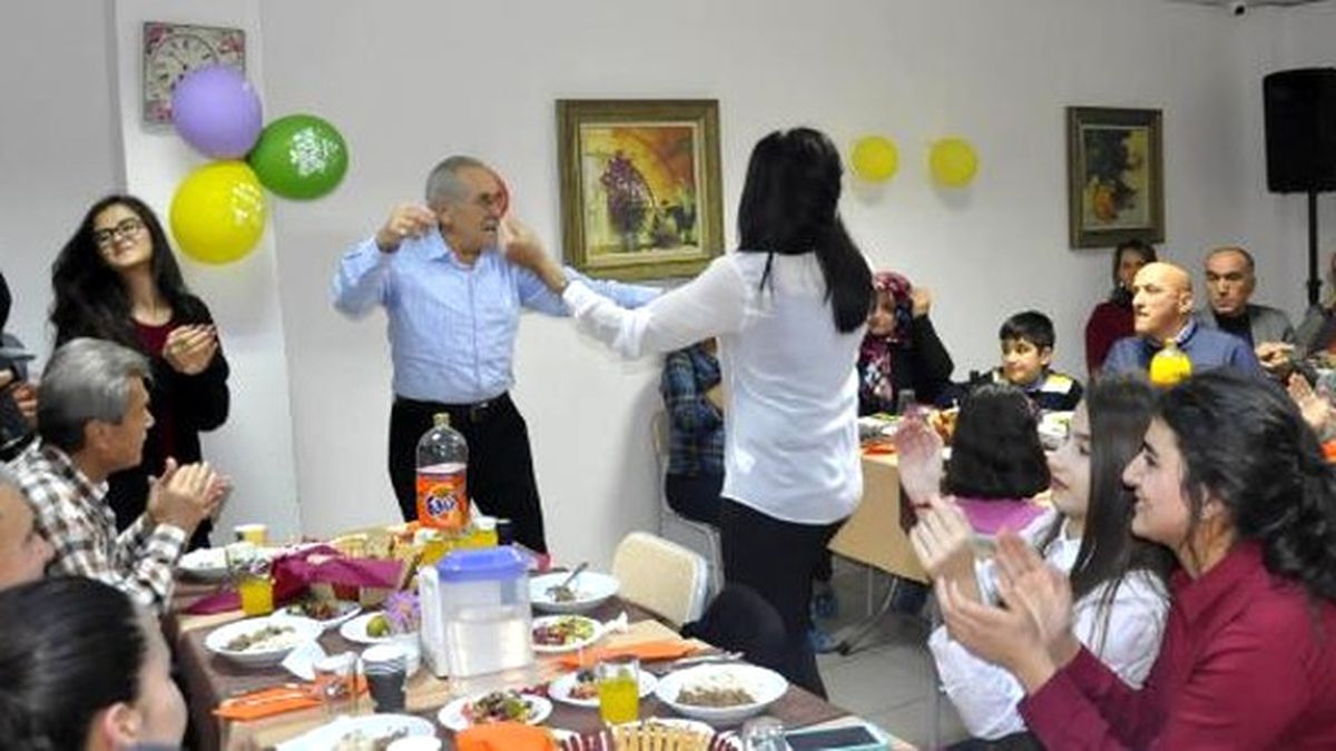 Manavgat Huzurevi\'nde Aile Yemeği