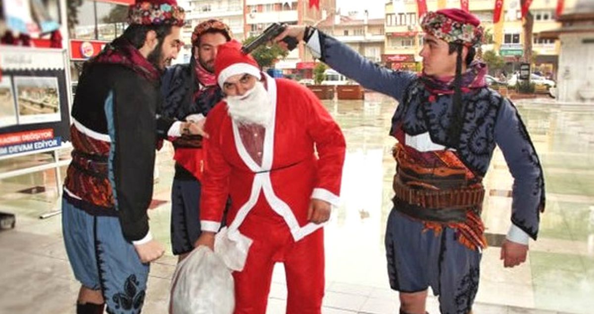 Noel Baba Protestosuna Soruşturma Yok