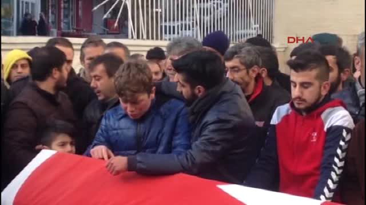 Reina\'nın Kapısında Teröre Kurban Gitti (1)