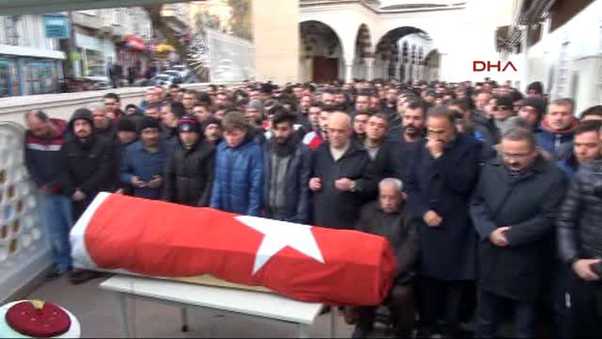 Reina\'nın Kapısında Teröre Kurban Gitti (2)