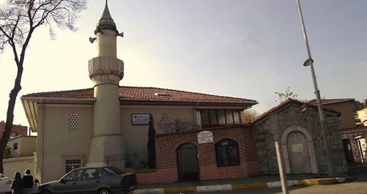 Sarıyer\'de Camide Babasını Vurup Kaçtı!