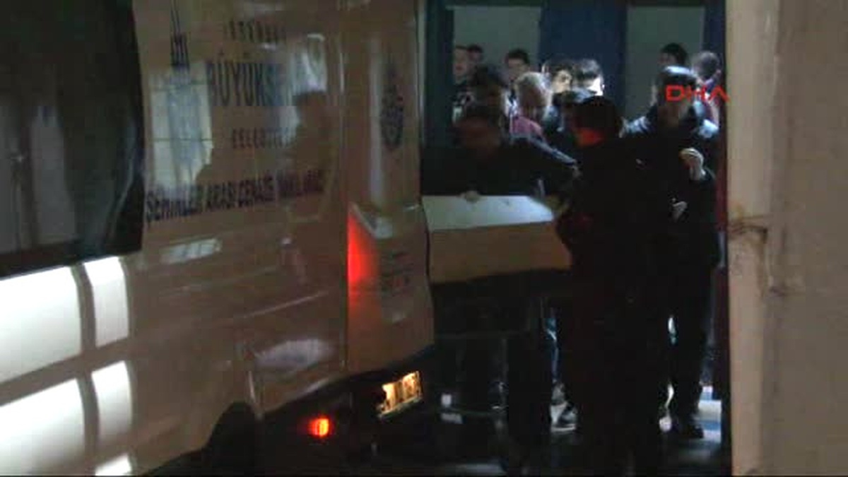 Terör Saldırısı Kurbanlarının Cansız Bedenleri Adli Tıp Kurumuna Götürülüyor