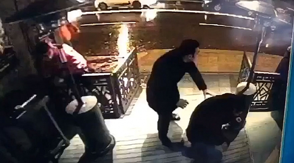 Teröristin Gece Kulübüne Giriş Anı Güvenlik Kamerasında (Yeniden)